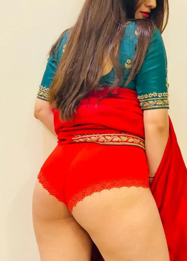 xtremely Sexy Ass Bhabhi Stripping Fully Nude  (80)