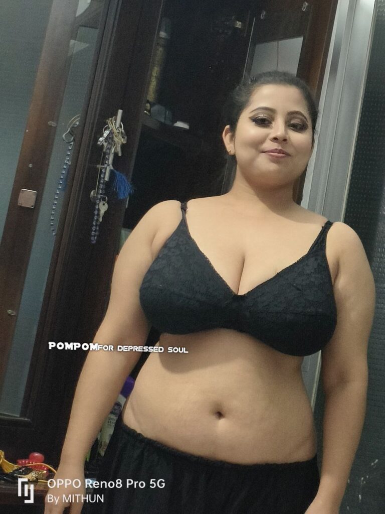 Beautiful Chubby Bangladeshi Girl Showing & Fucking (4)