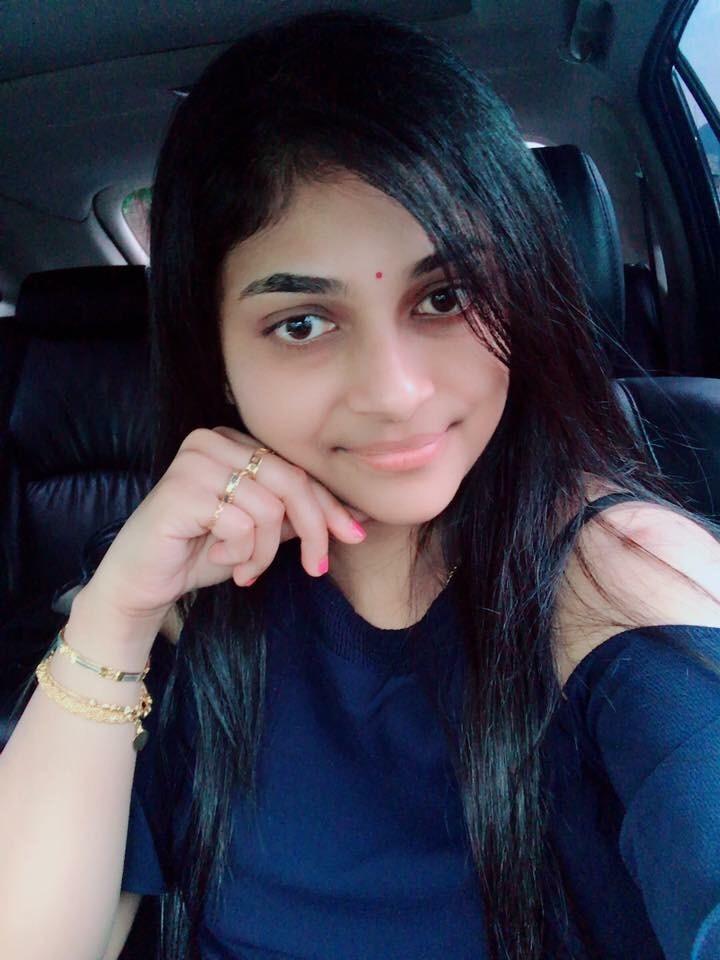 Extremely Beautiful Mallu Babe Getting Fully Nude on VC (3)