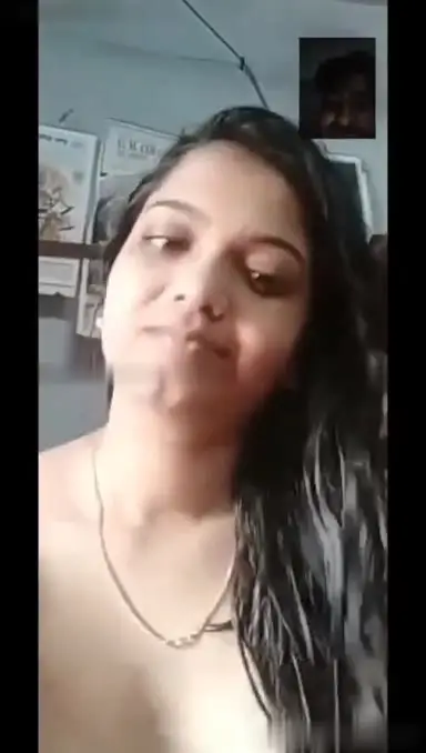 Bhabhi Showing to Lover