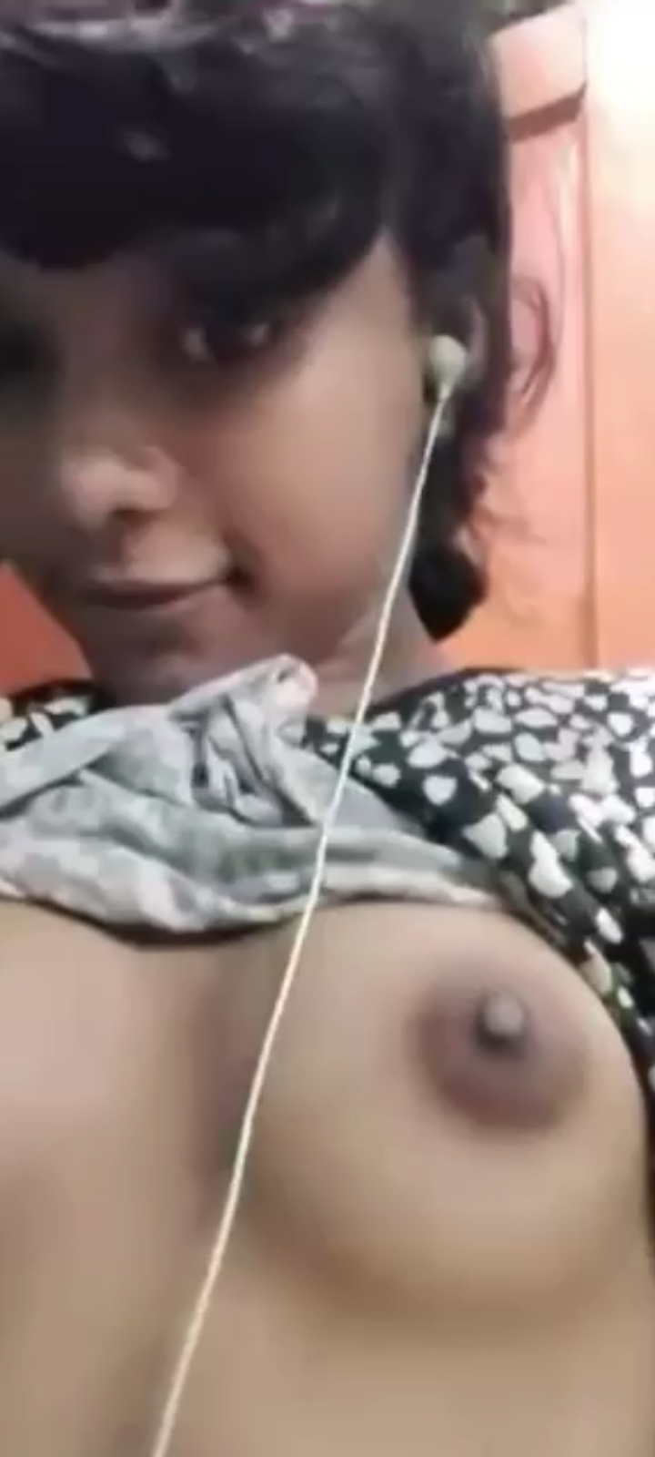 Cute Gf Showing