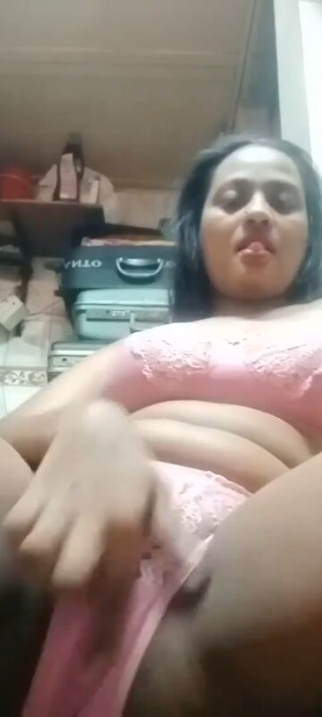 Horny Bhabhi Rubbing Pussy