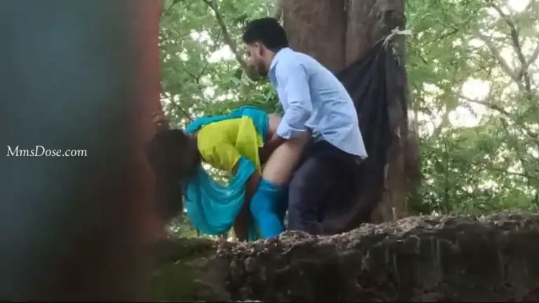 Desi Girl Outdoor Fucking with Boyfriend