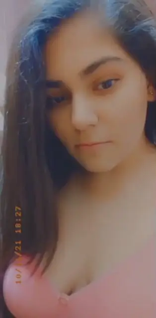 Desi Sexy Girl Playing With Boobs