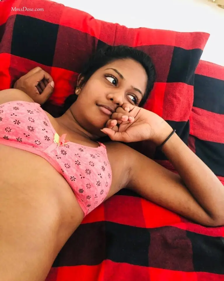 Teen Mallu Girl Sucking Boyfriend Dick in oyo (2)