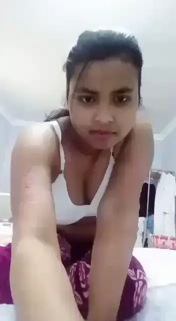 Desi Girl Getting Fully Nude