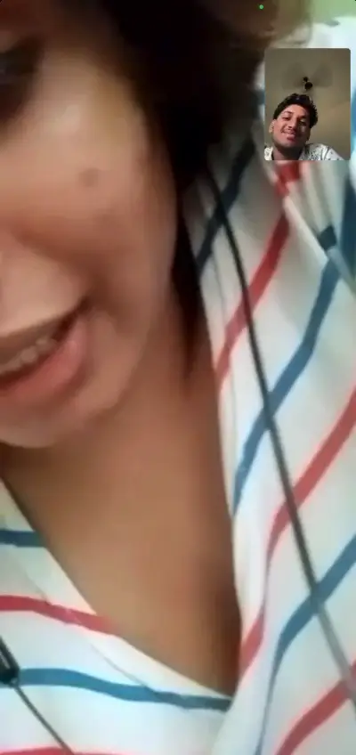 Mallu Girl Showing Boobs to Boyfriend on VC