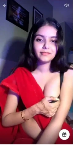 Desi Hot Figure Girl Sanaya Showing Boobs And Pussy